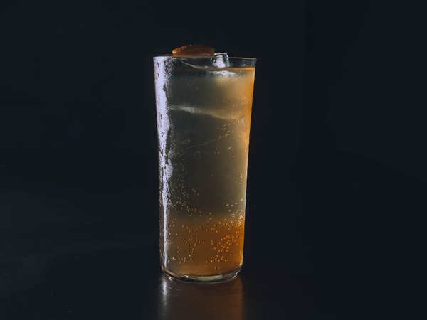 Paloma de Bronce con mezcal y soda de pomelo en Kinki